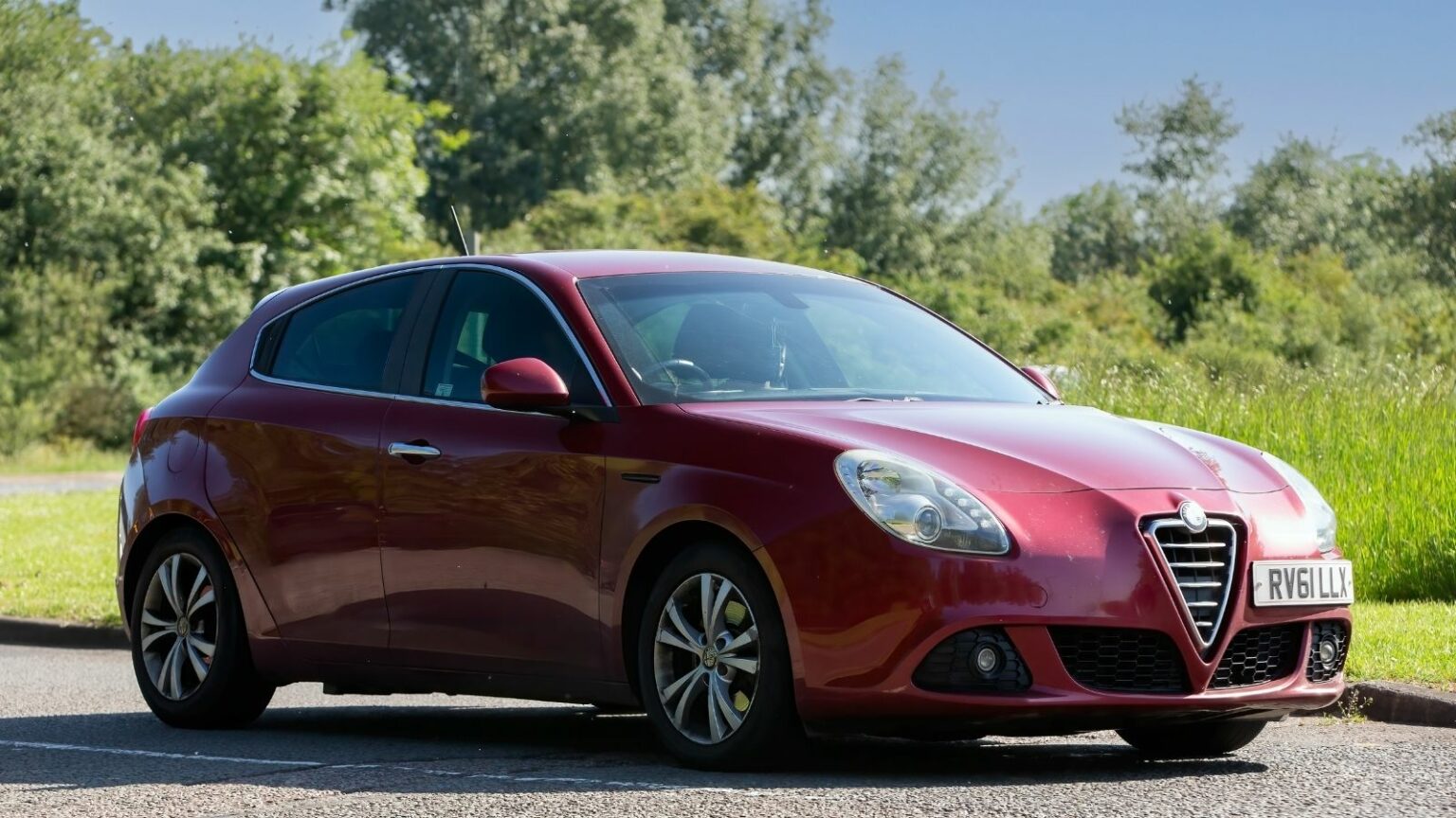 15 Compact Cars That Are Surprisingly Luxurious Inside - Get CyberTrucked