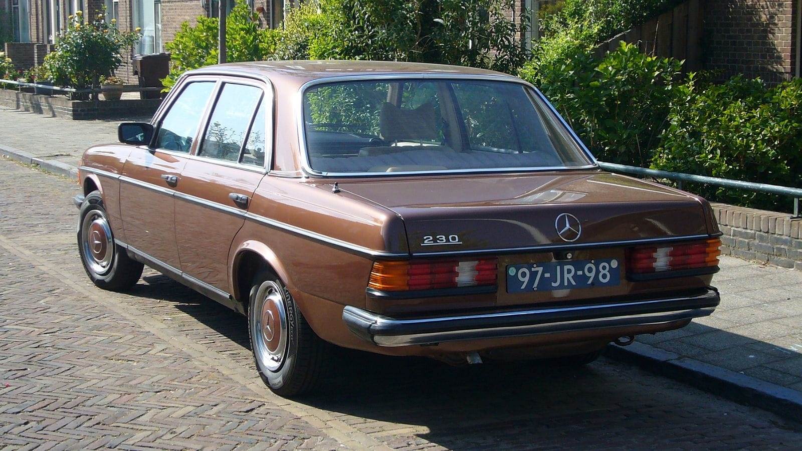 1976 Mercedes-Benz 230 (W123)