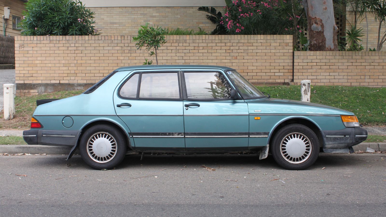 1990 Saab 900i