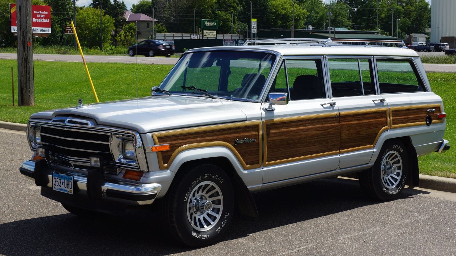 Jeep Wagoneer