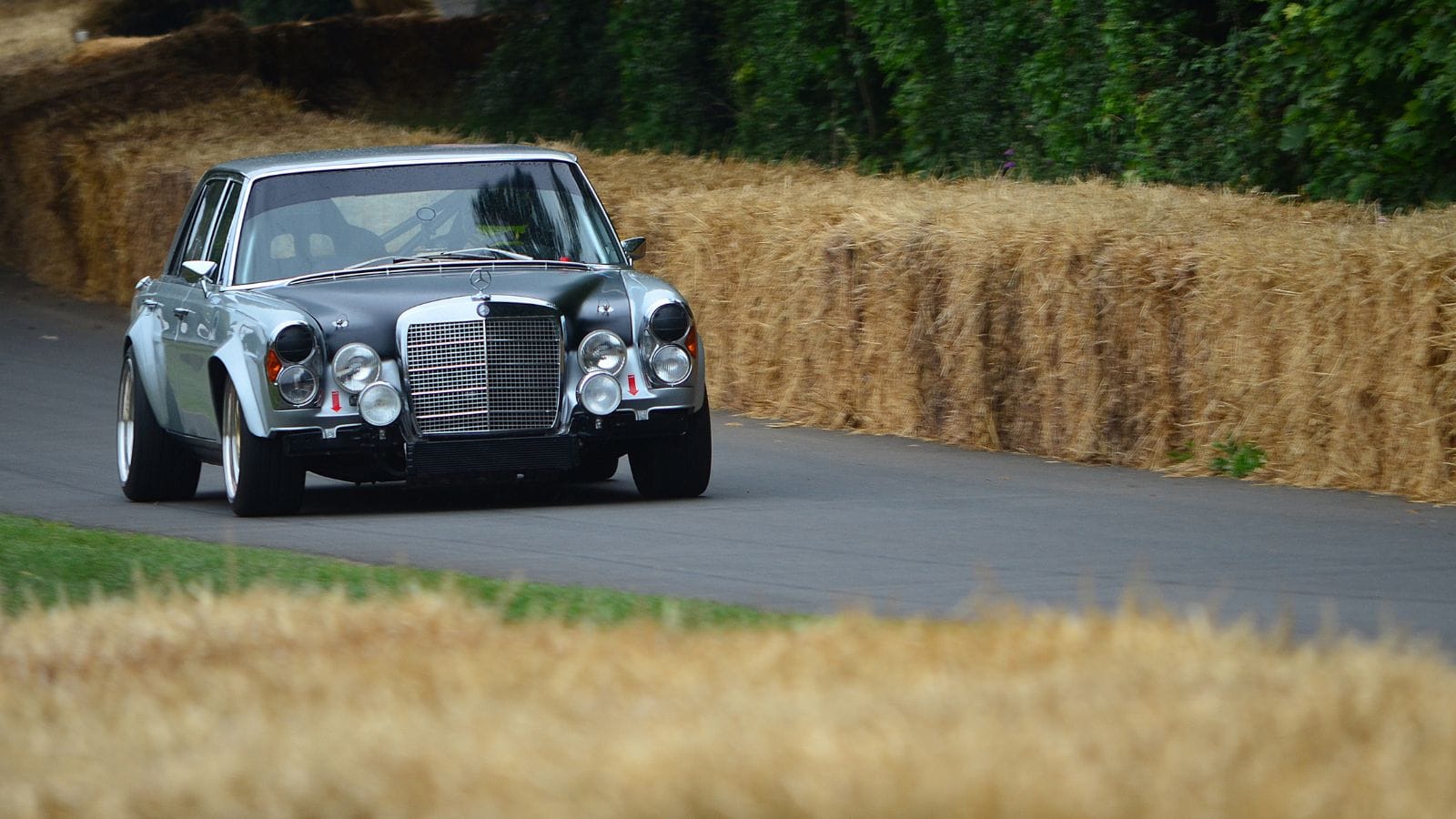 Mercedes-Benz 300SEL