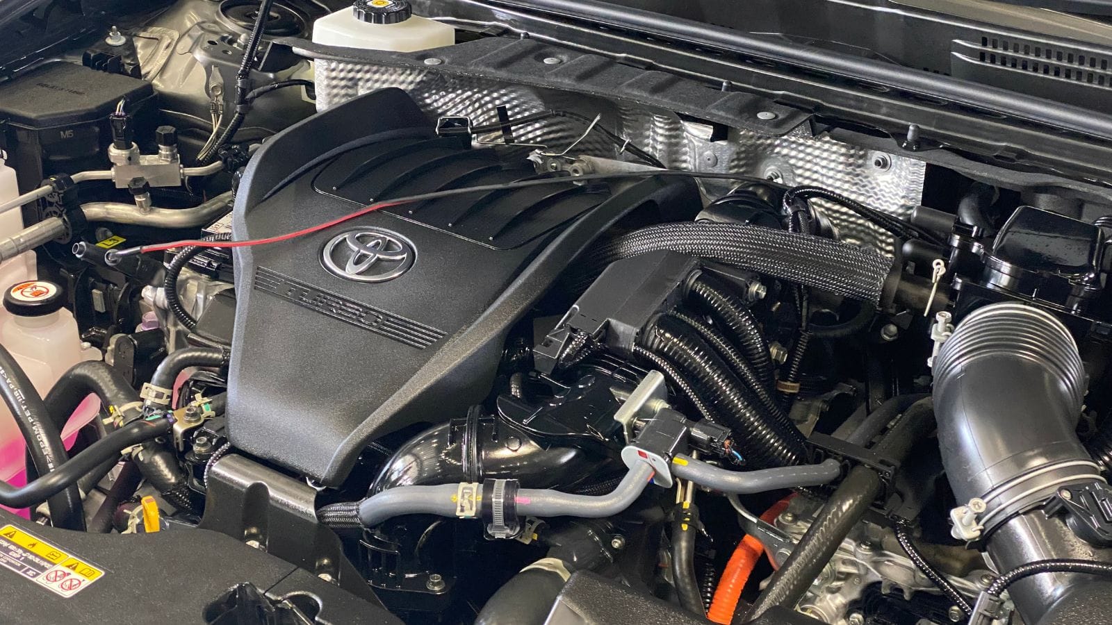 The engine room of Toyota Crown Crossover