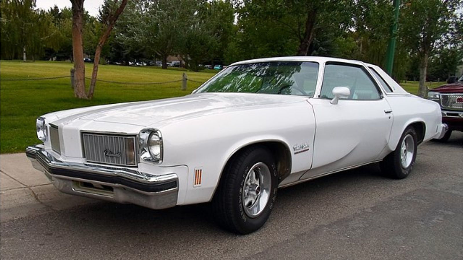 1975 Oldsmobile Cutlass Salon