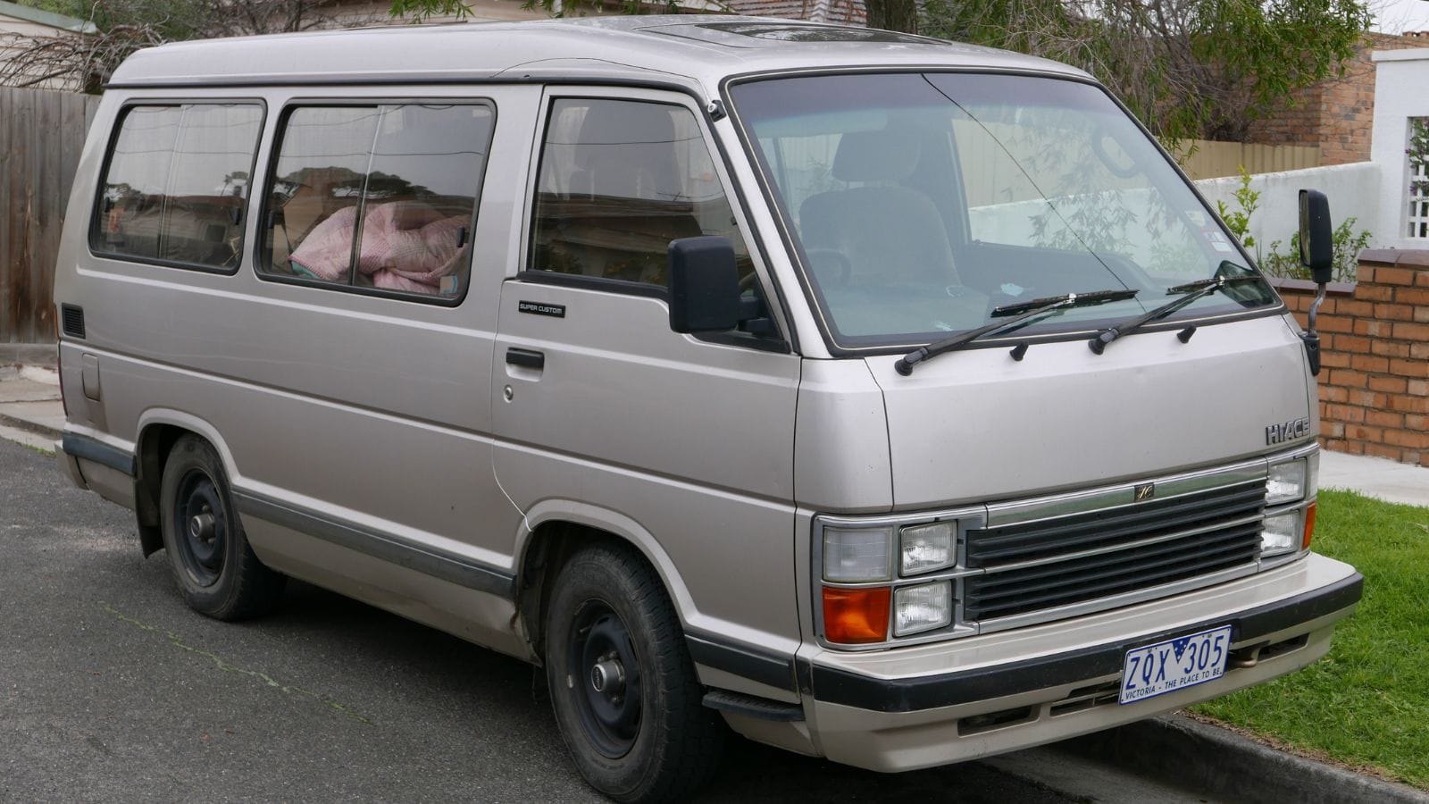 1986 Toyota HiAce (LH51G) Super Custom van