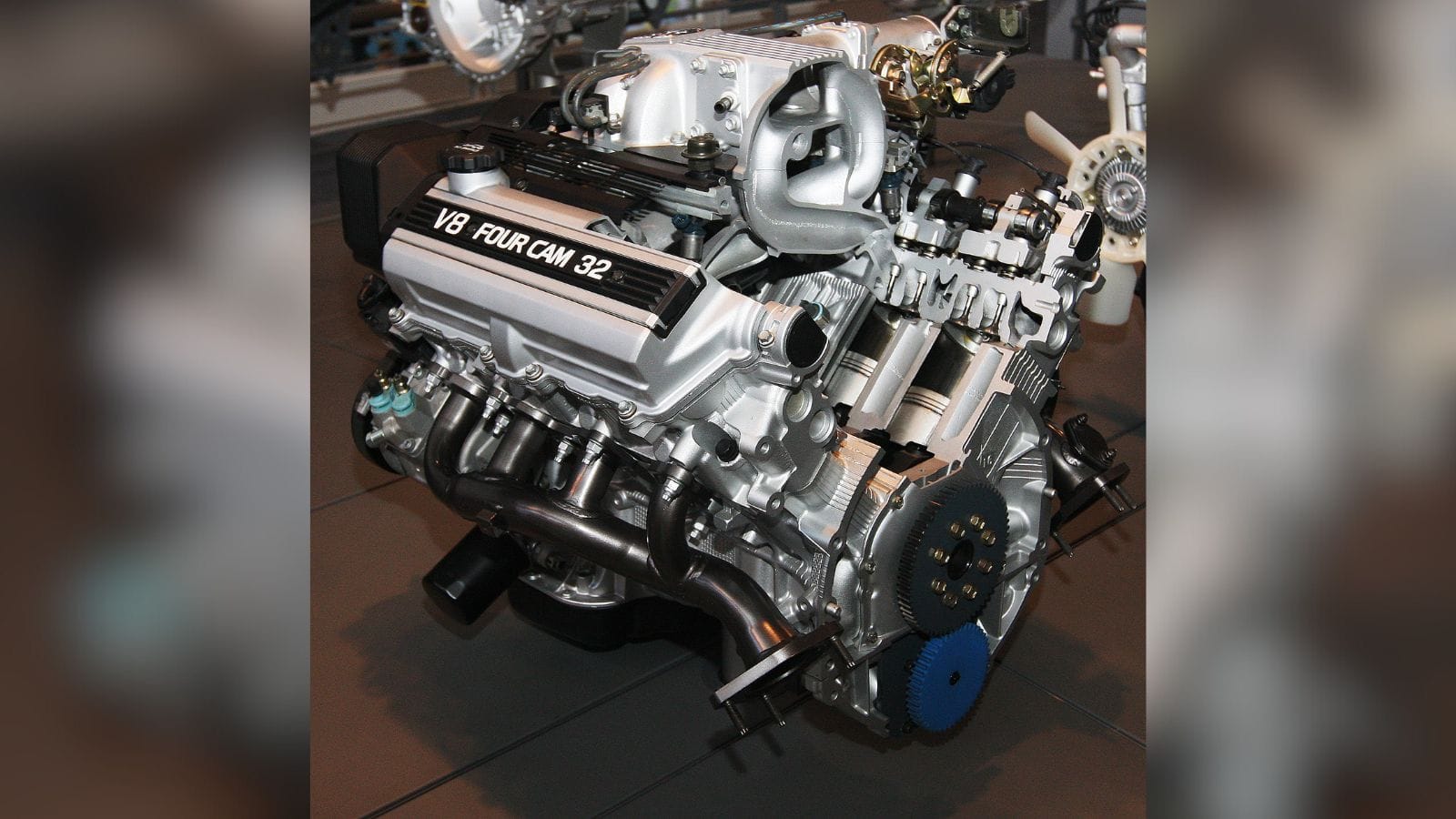 1989 Toyota 1UZ-FE Type engine. V8 3,968cc