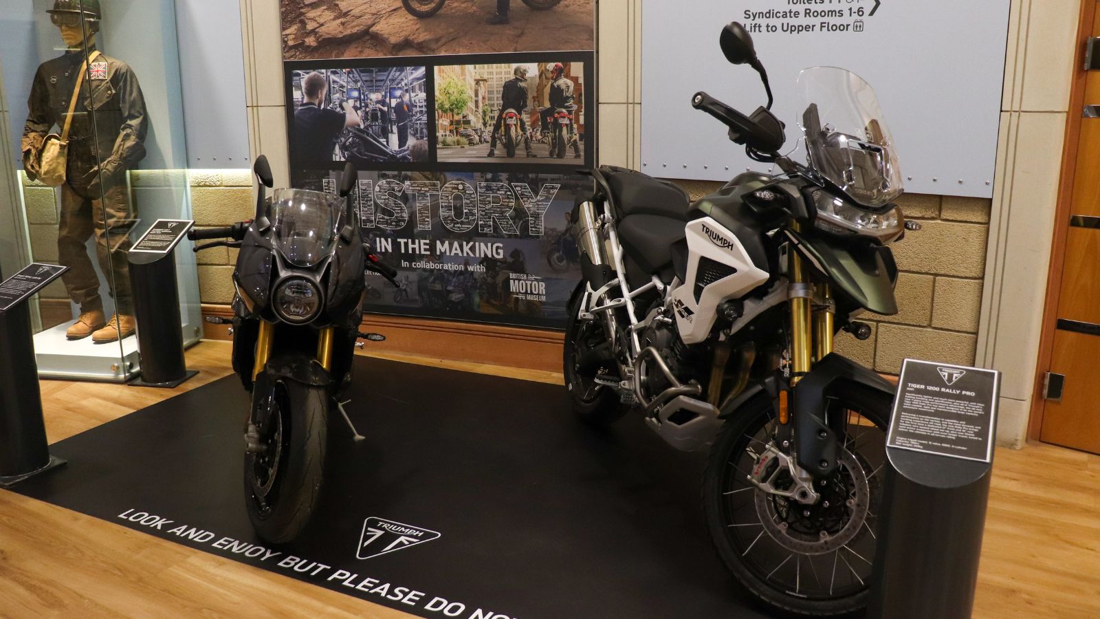 2022 Triumph Speed Triple 1200 RR Bond Edition
