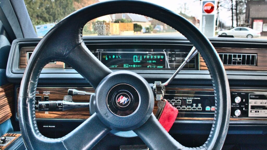 Buick Electra 1989 digital cockpit