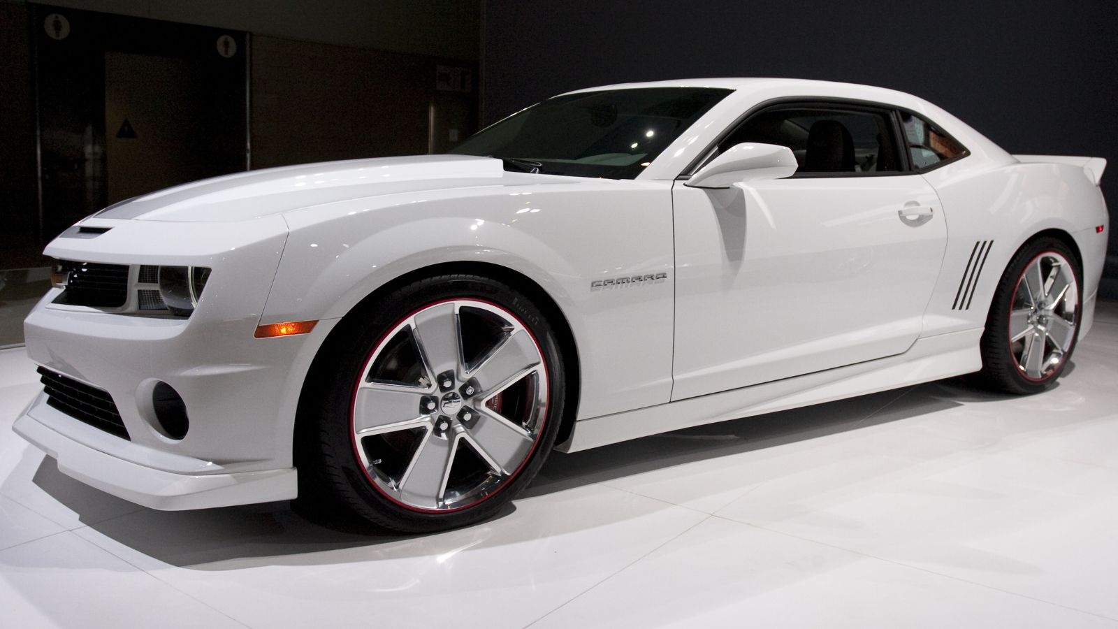 Chevrolet Camaro Chroma Concept at the 2009