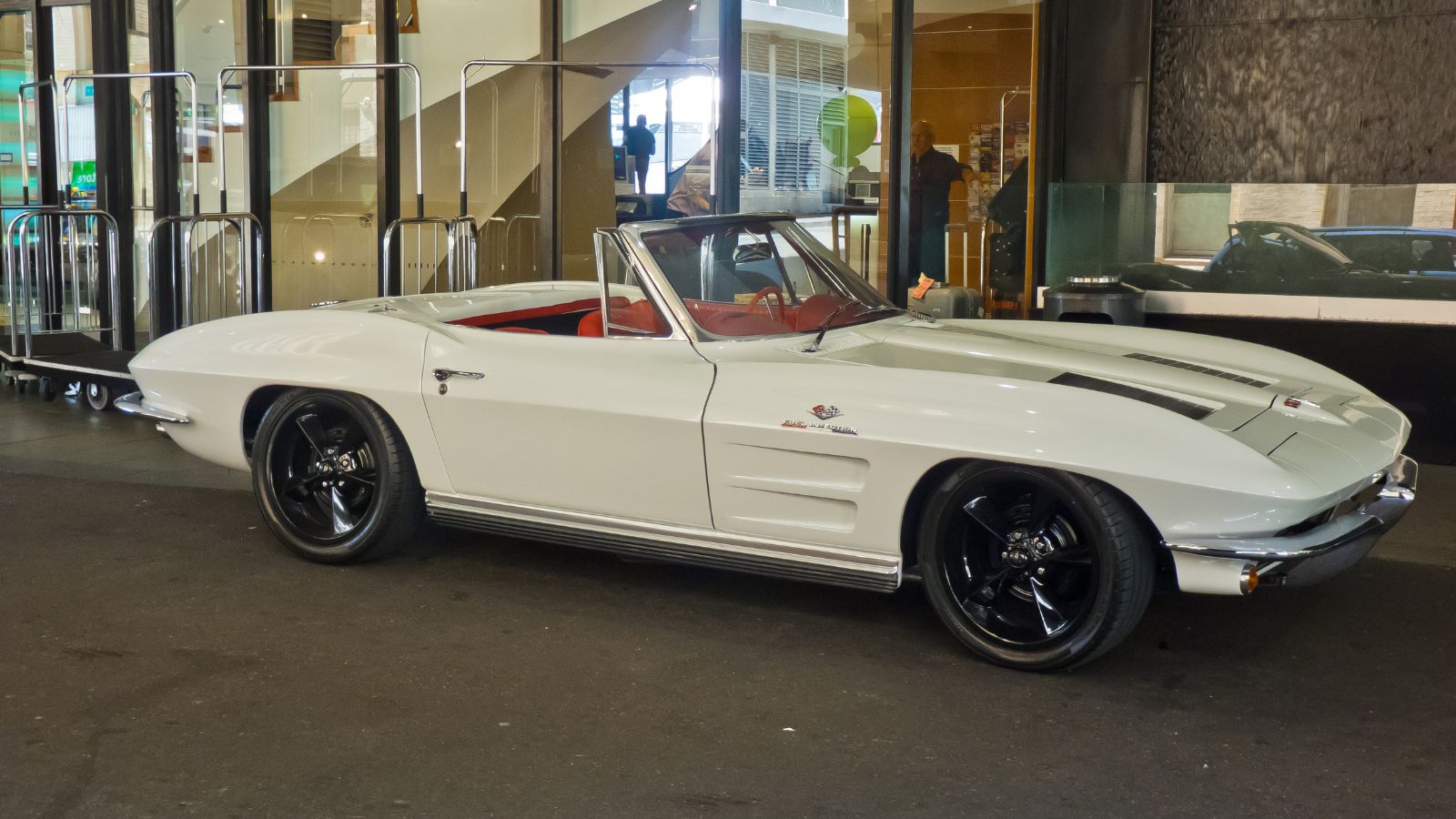 Chevrolet Corvette (C2) Sting Ray Convertible 1963