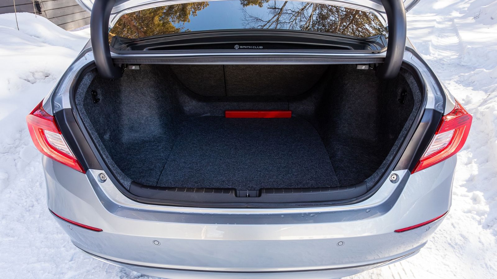 Honda Accord, Clean, open empty trunk