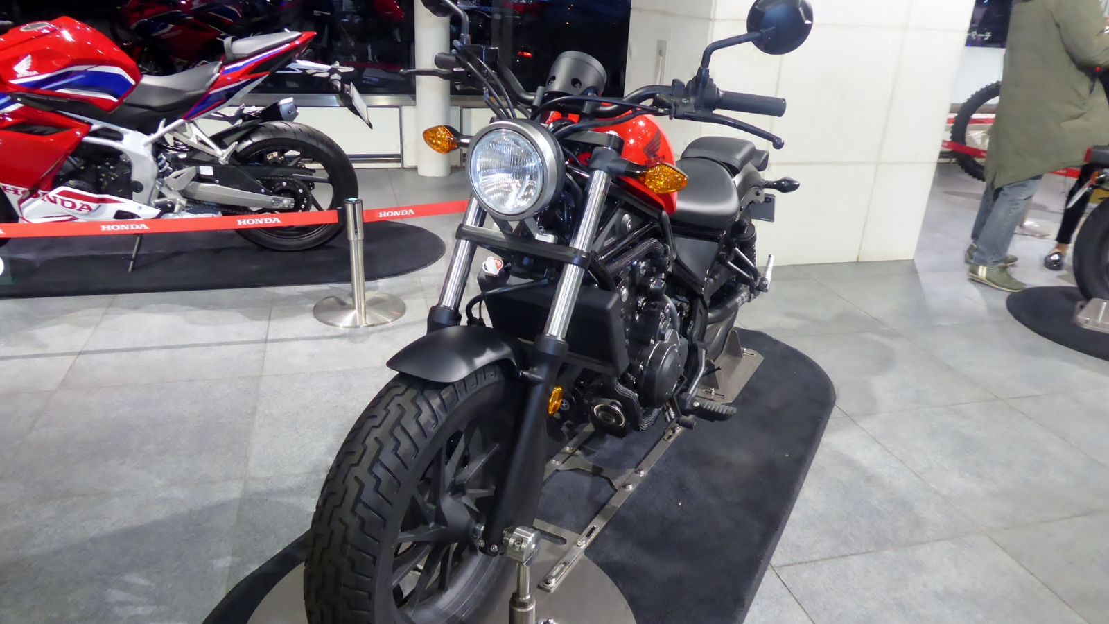 Honda Rebel 500 (2BL-PC60) front