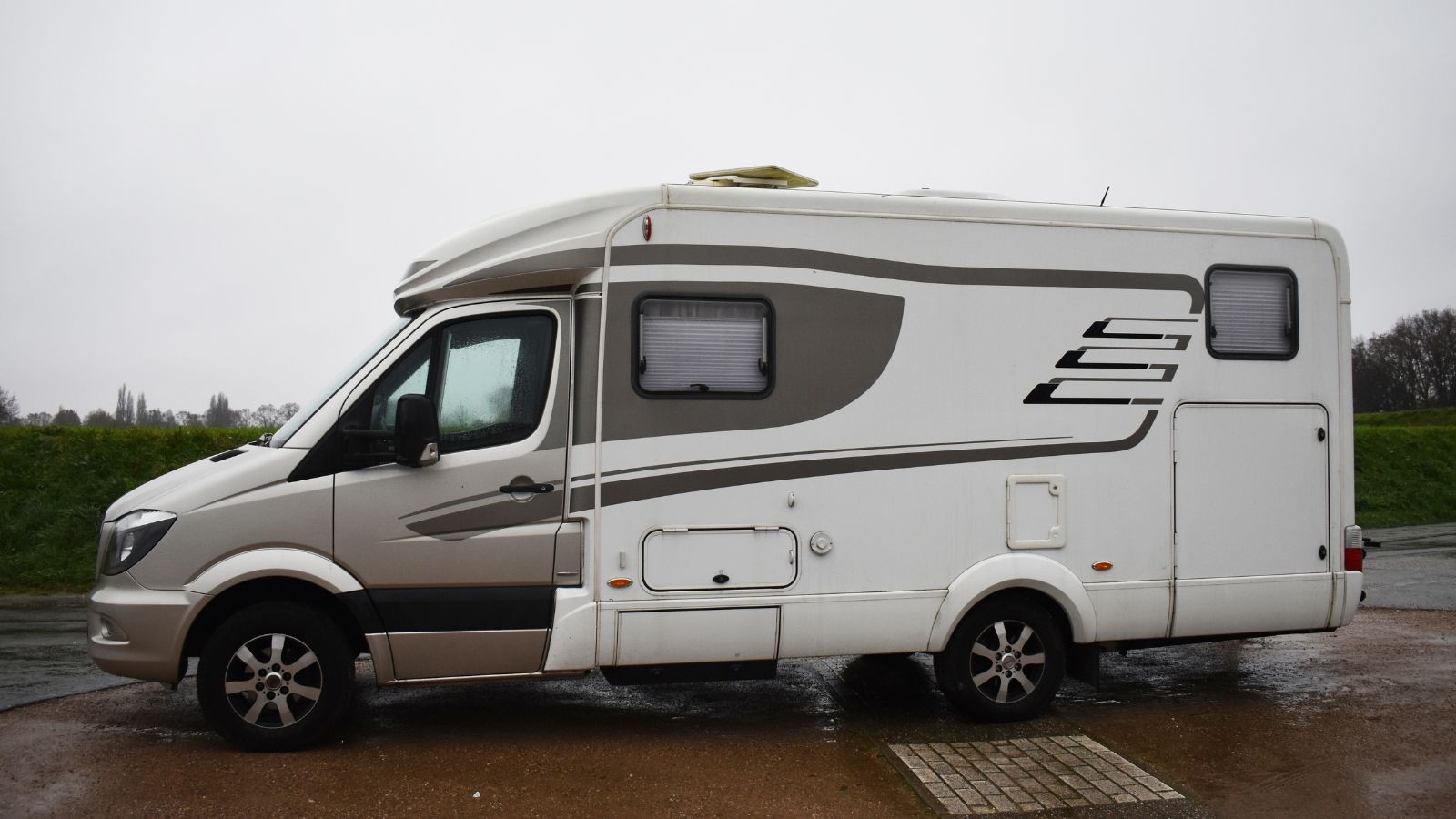 Mercedes-Benz Sprinter Hymer camper