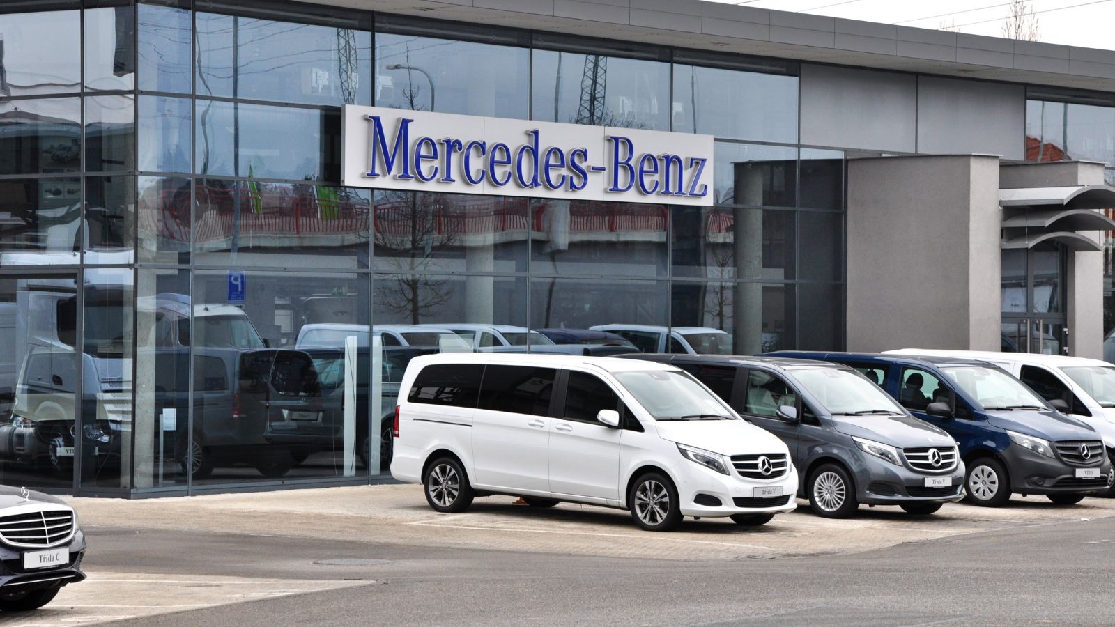 Mercedes-Benz Store