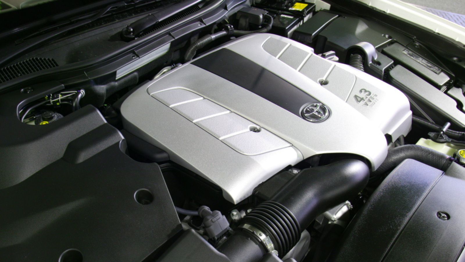 Toyota 3UZ-FE engine