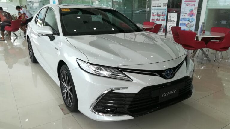 Toyota Camry 2.5 V HEV Hybrid 2023