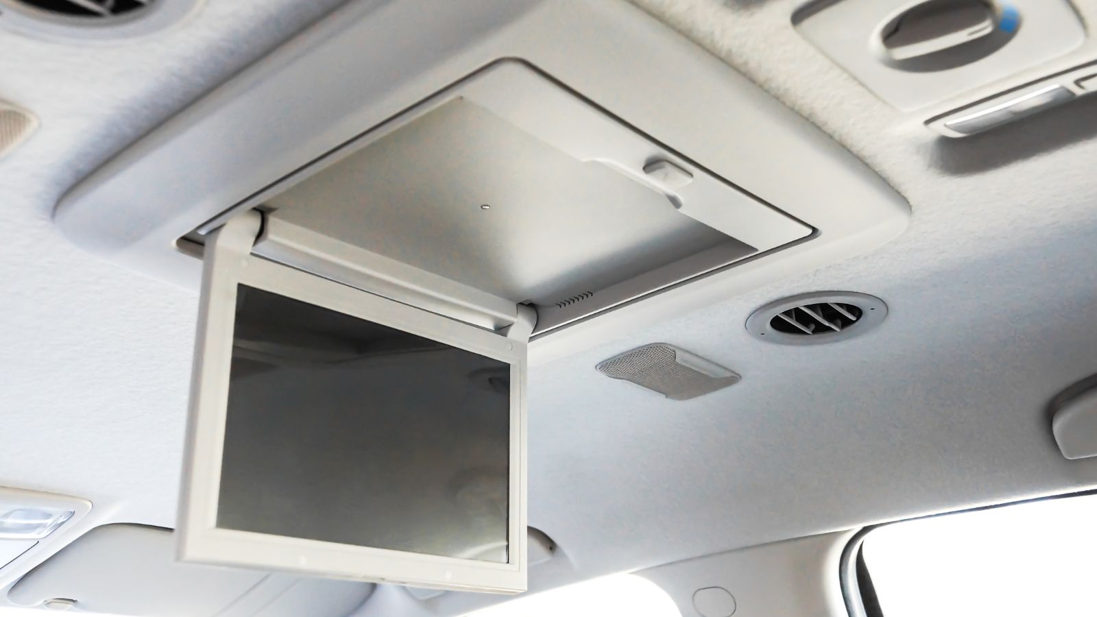 Visual multimedia set in a car for entertainment