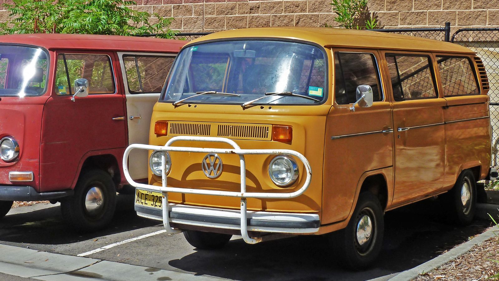 Volkswagen Kombi (T2) vans