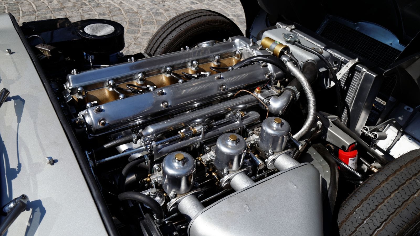 XK straight six engine