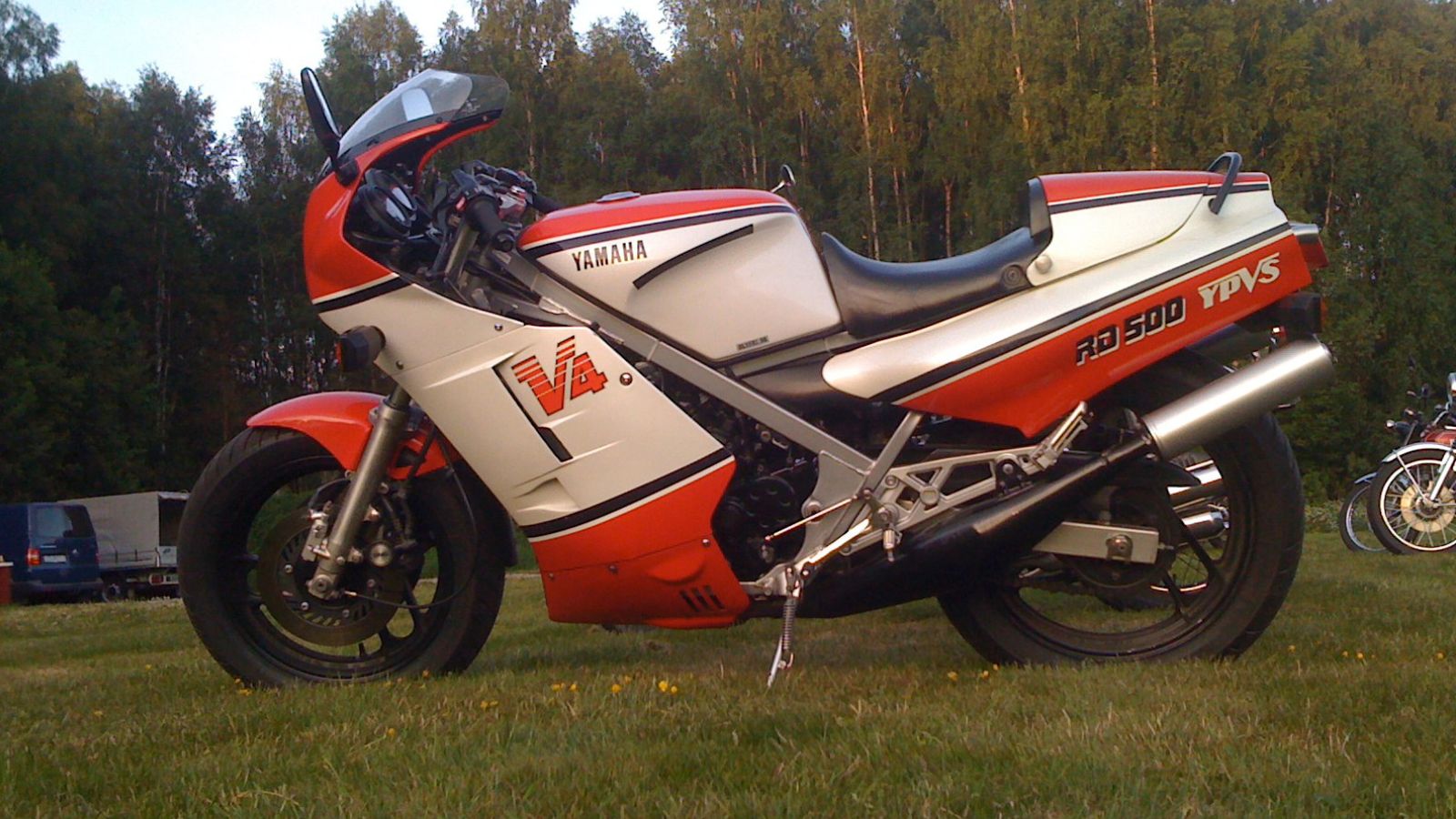 Yamaha RD500LC