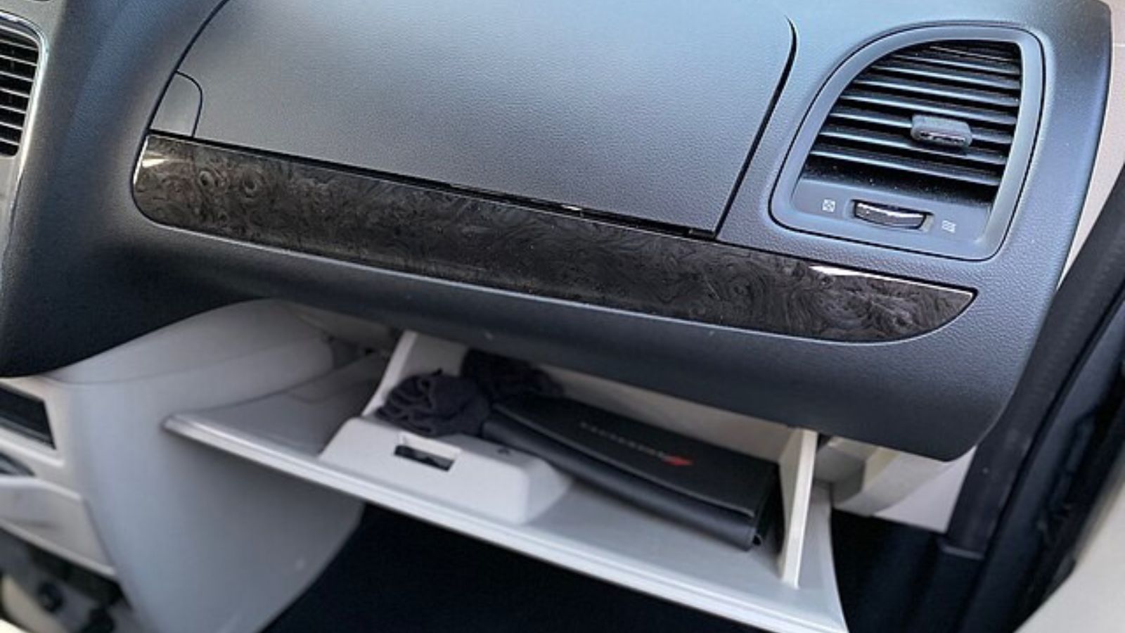 glove box
