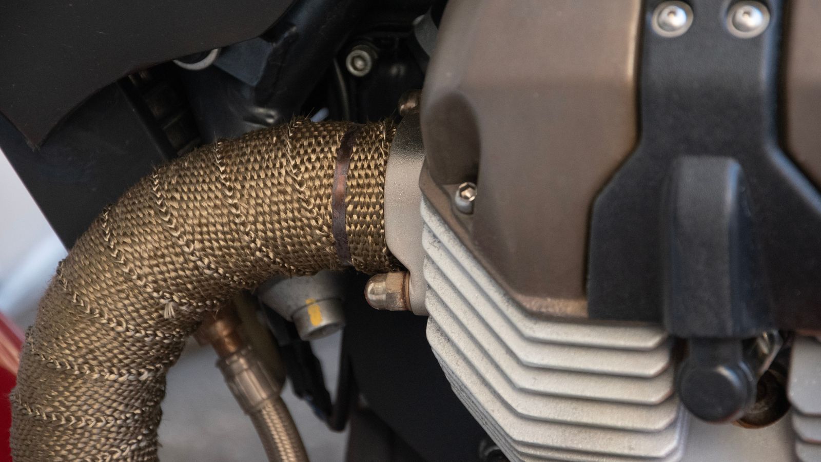 insulated motorcycle exhaust