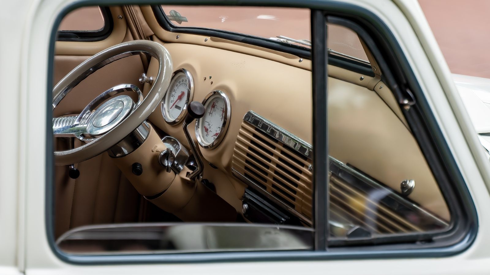 pickup Chevrolet 3100 (thriftmaster) 1951 year - cabin interior