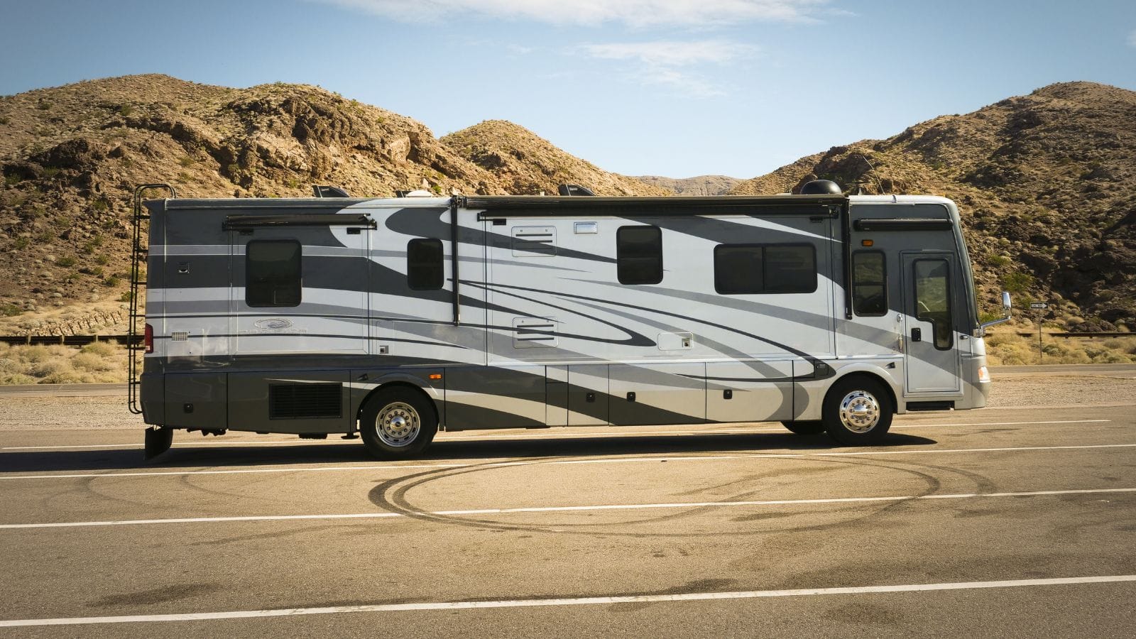 recreational vehicle parking in the desert