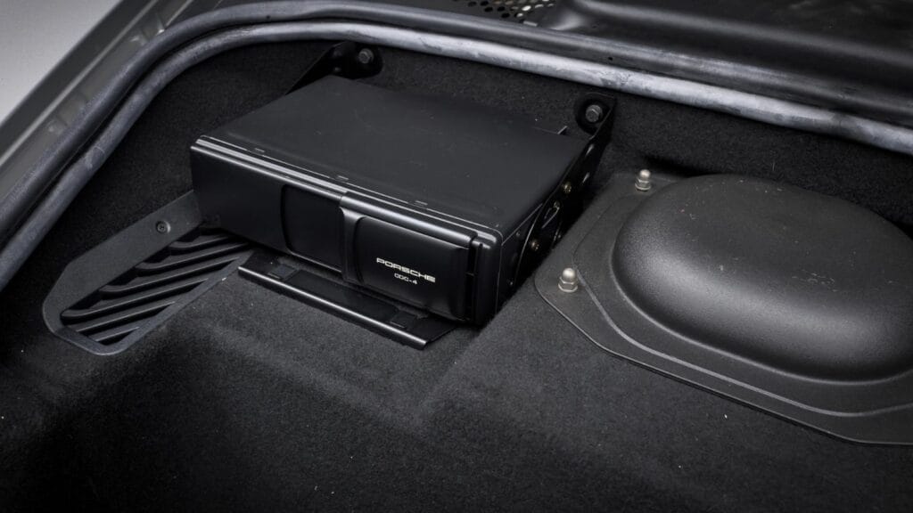 sche 911 Turbo Coupe X50 2003 parked showing the cd disc changer