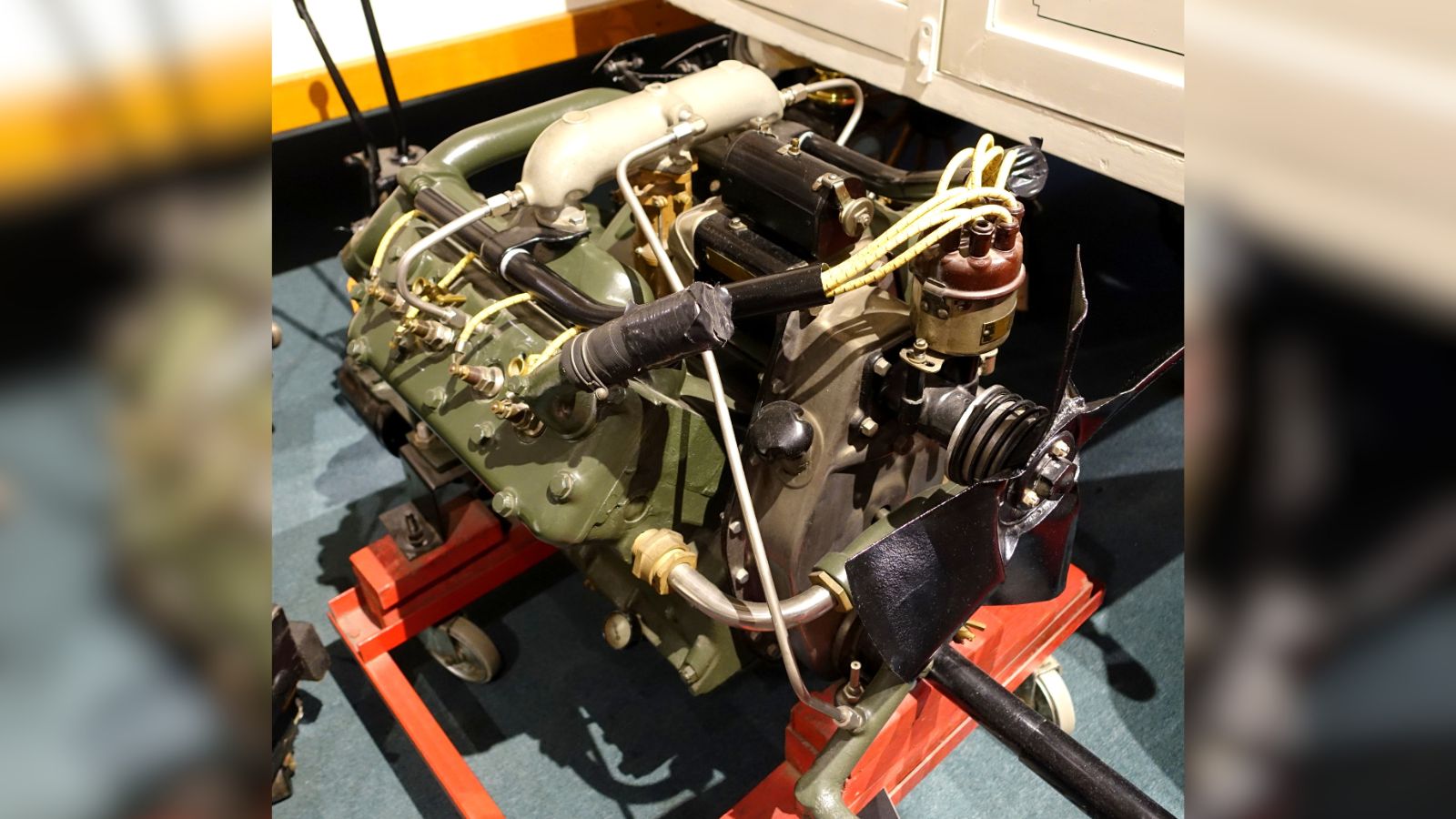 1916 Oldsmobile V8