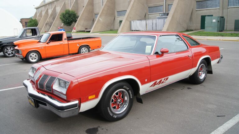 1977 Oldsmobile Cutlass 442