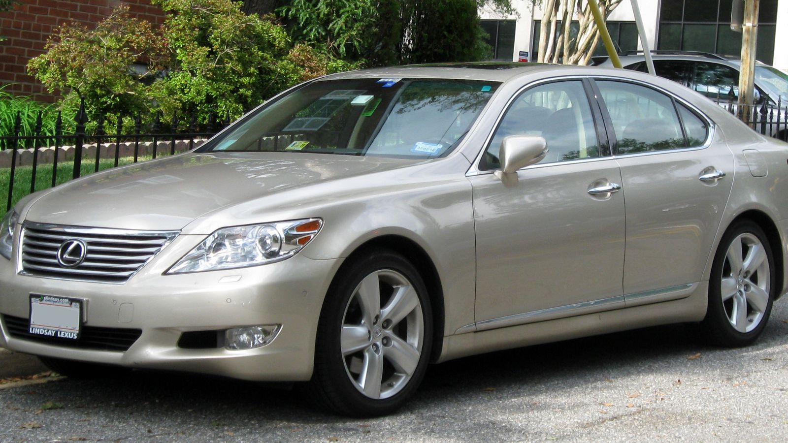 2010-2011 Lexus LS460