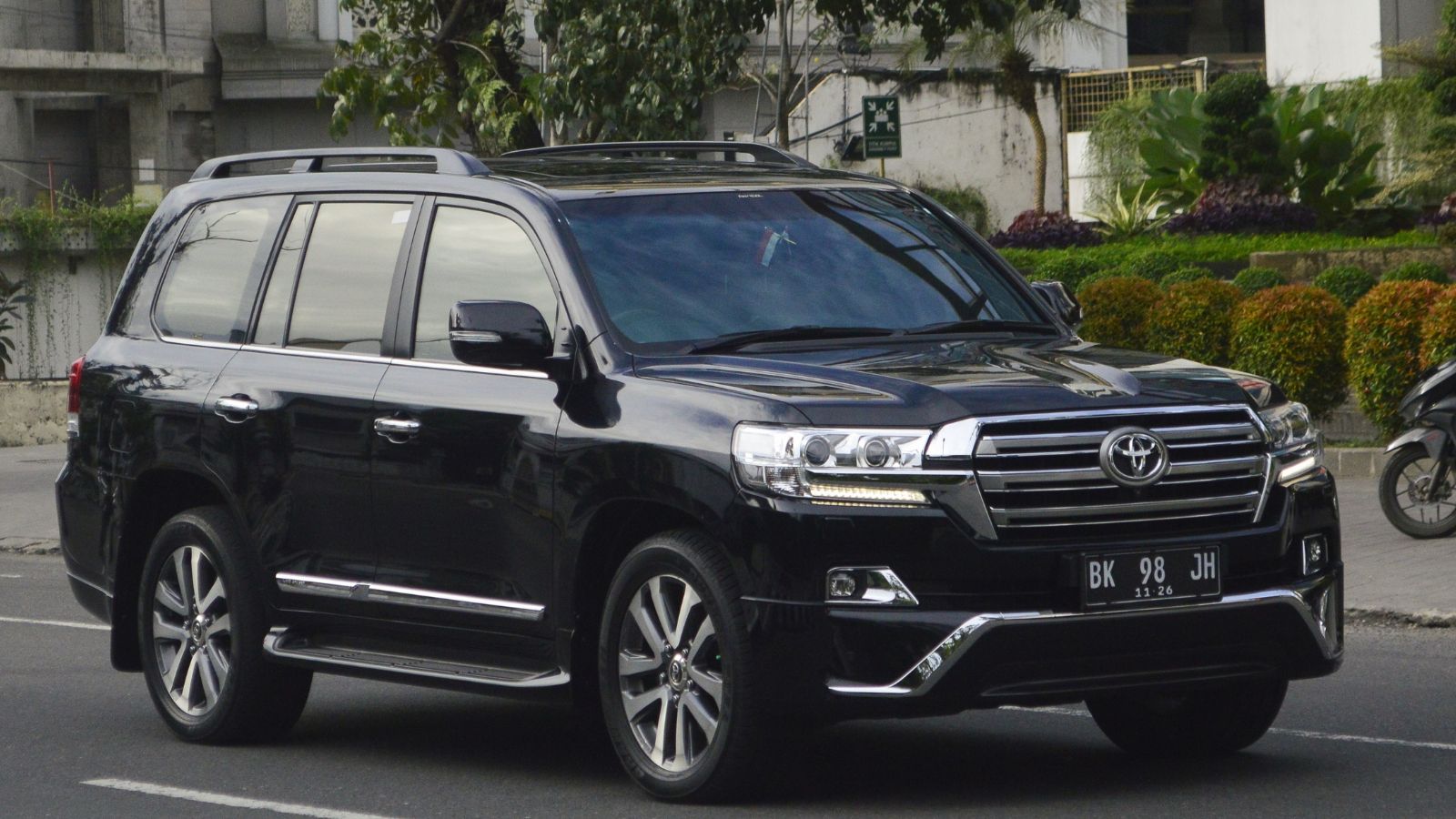 2021 Toyota Land Cruiser J200