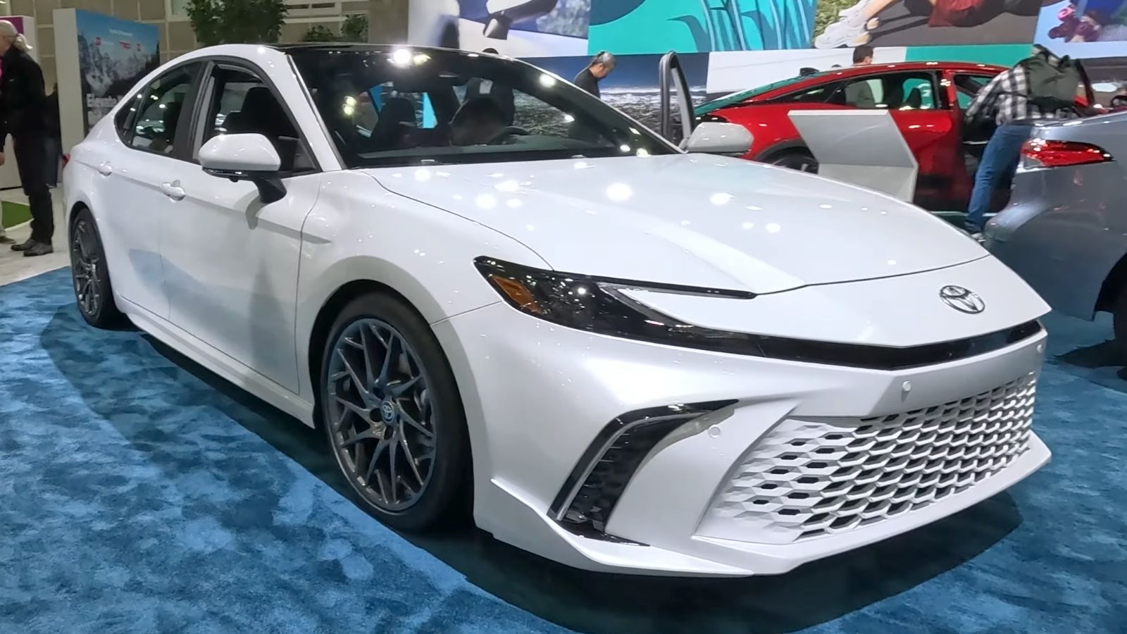2025 Toyota Camry Hybrid XSE AWD