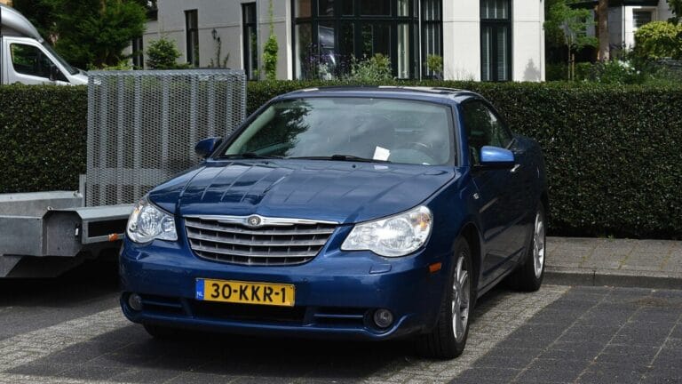 Chrysler Sebring 2010.