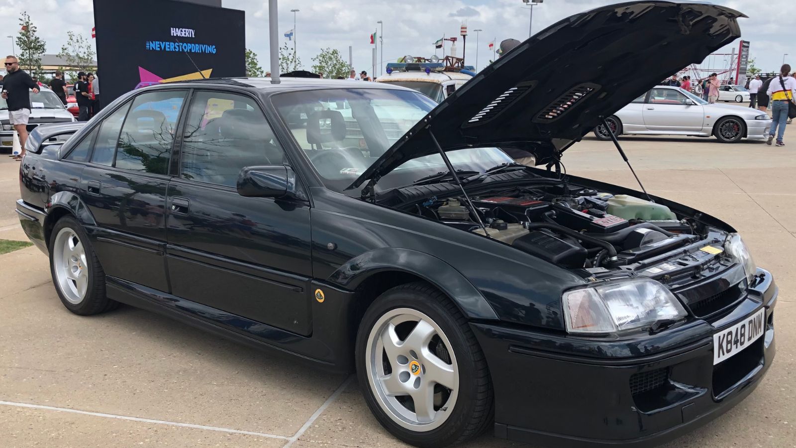 Lotus Carlton