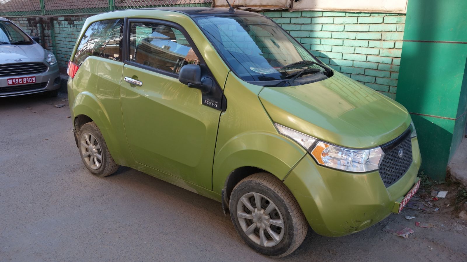 Mahindra e2o Kathmandu 3