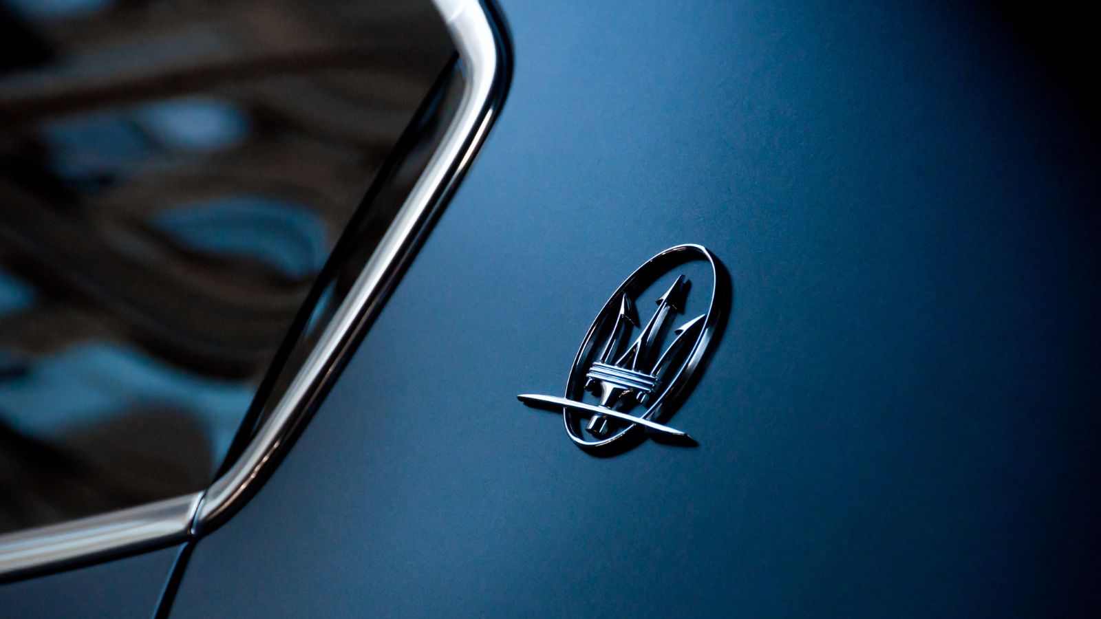 Maserati car logo