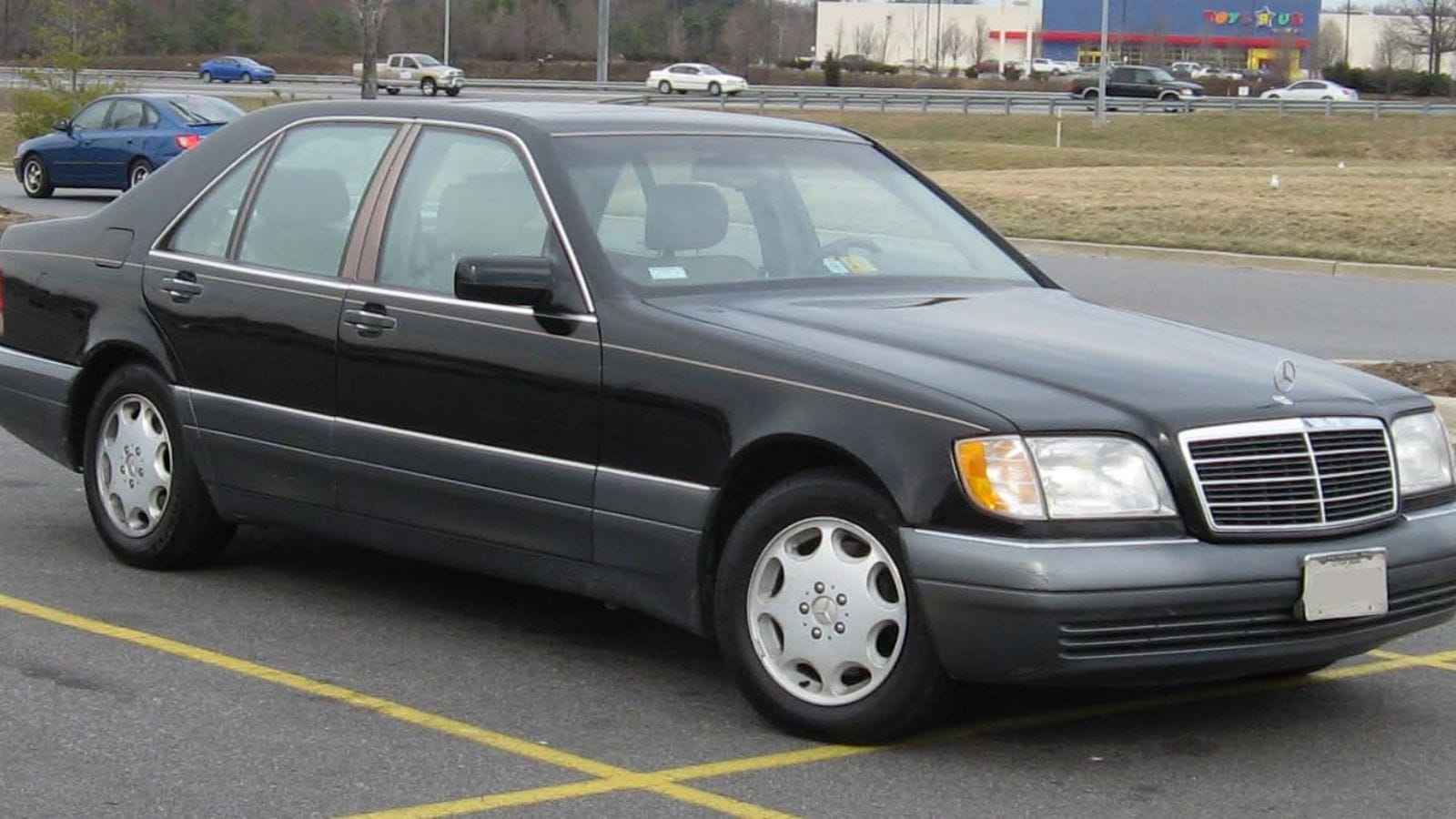 Mercedes-Benz S-Class W140