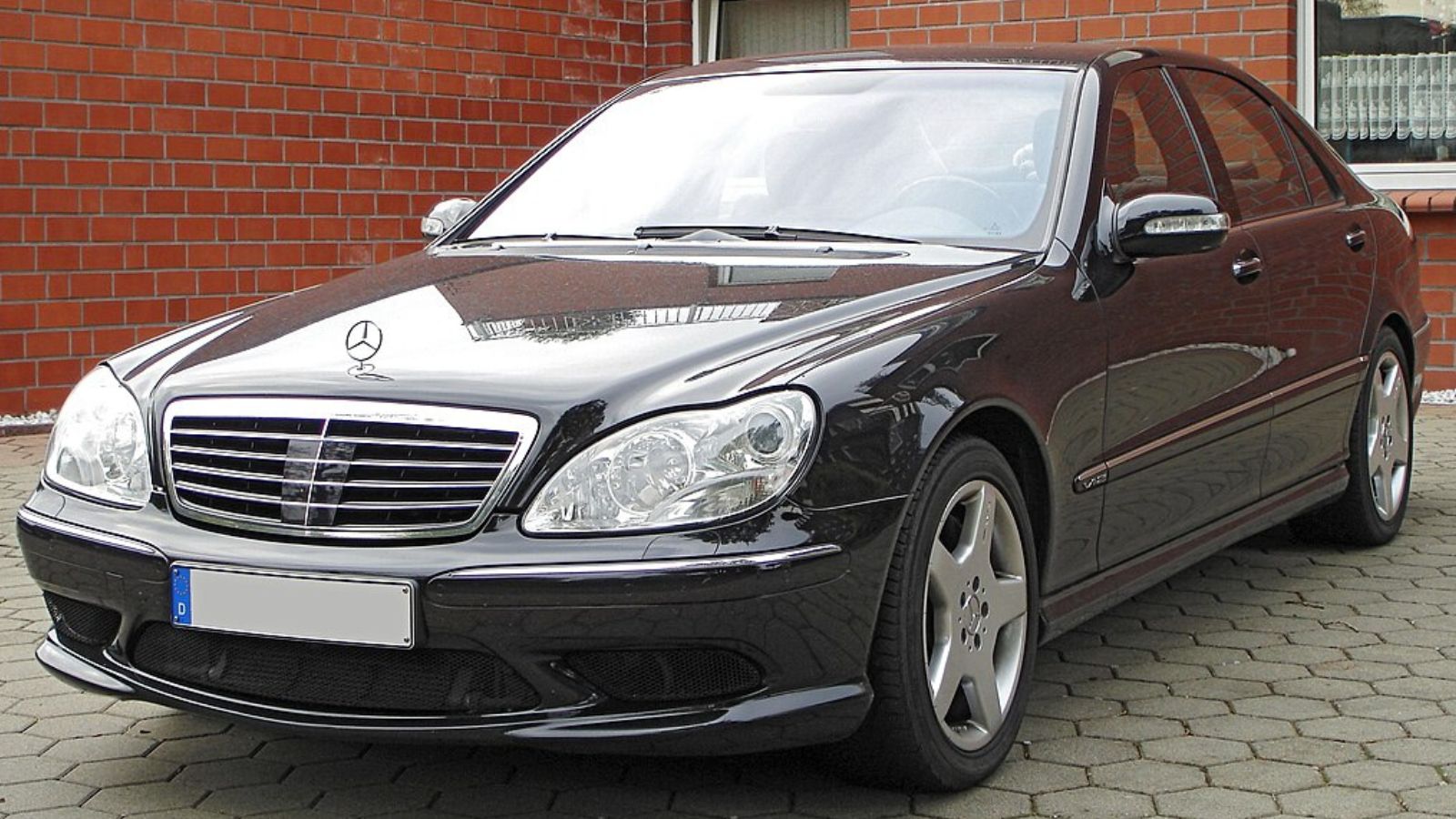 Mercedes-Benz S-Class (W220)