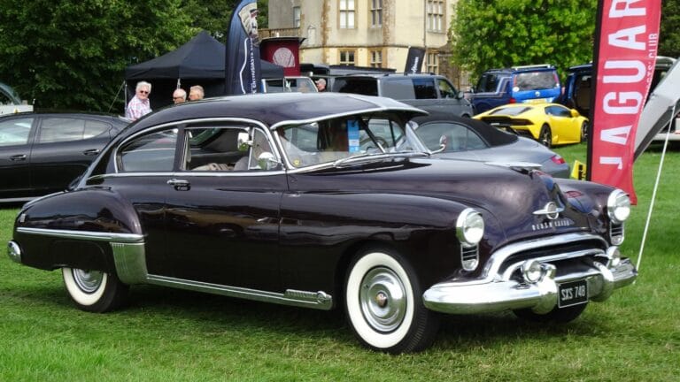 Oldsmobile Rocket 88 (1949)