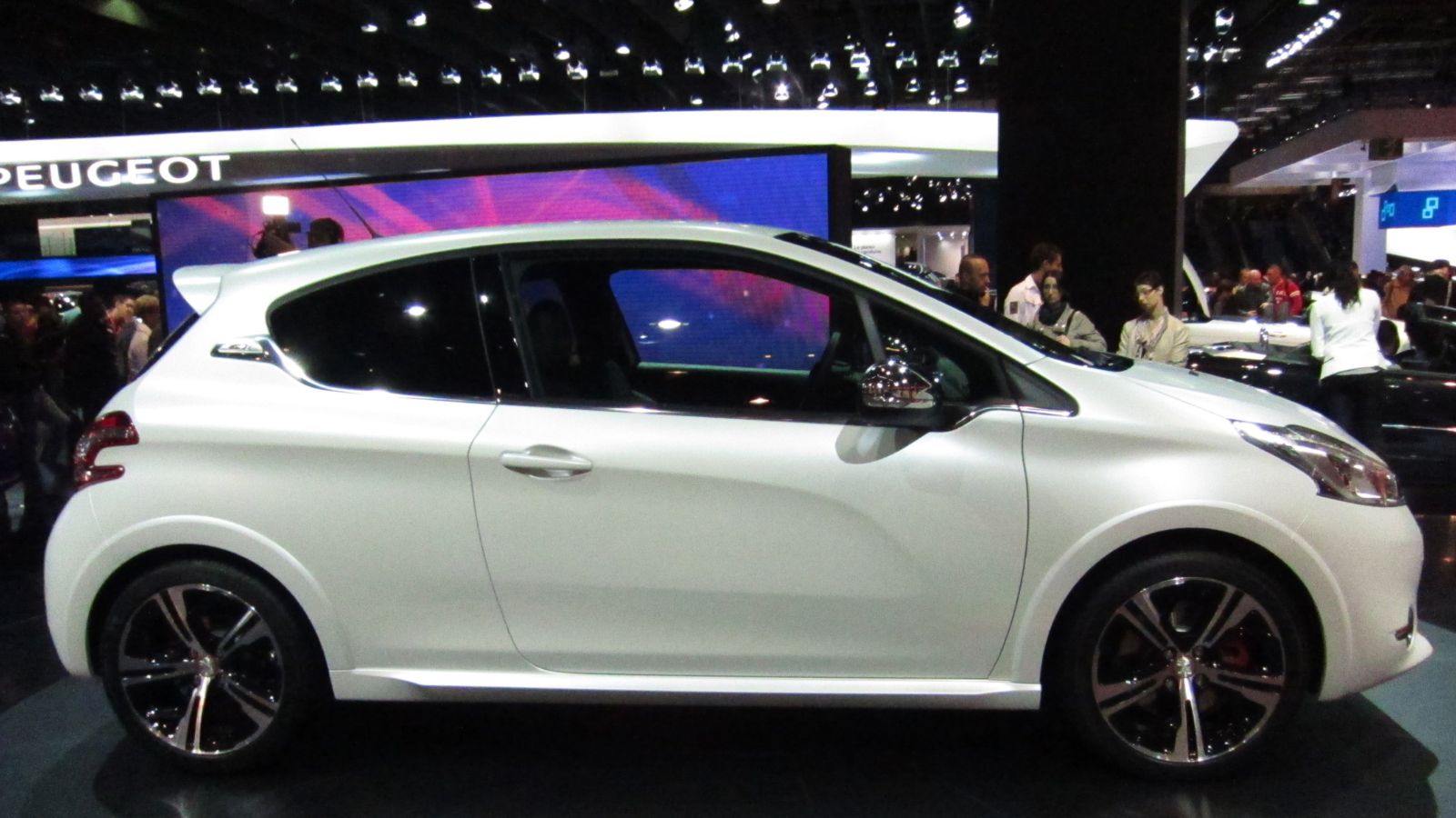 Peugeot 208 GTi 002