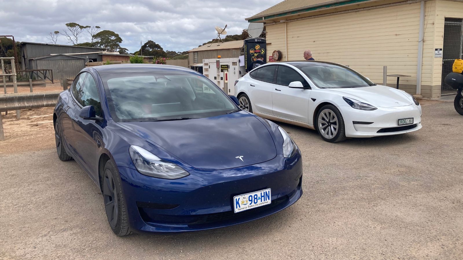 Tesla Model 3s
