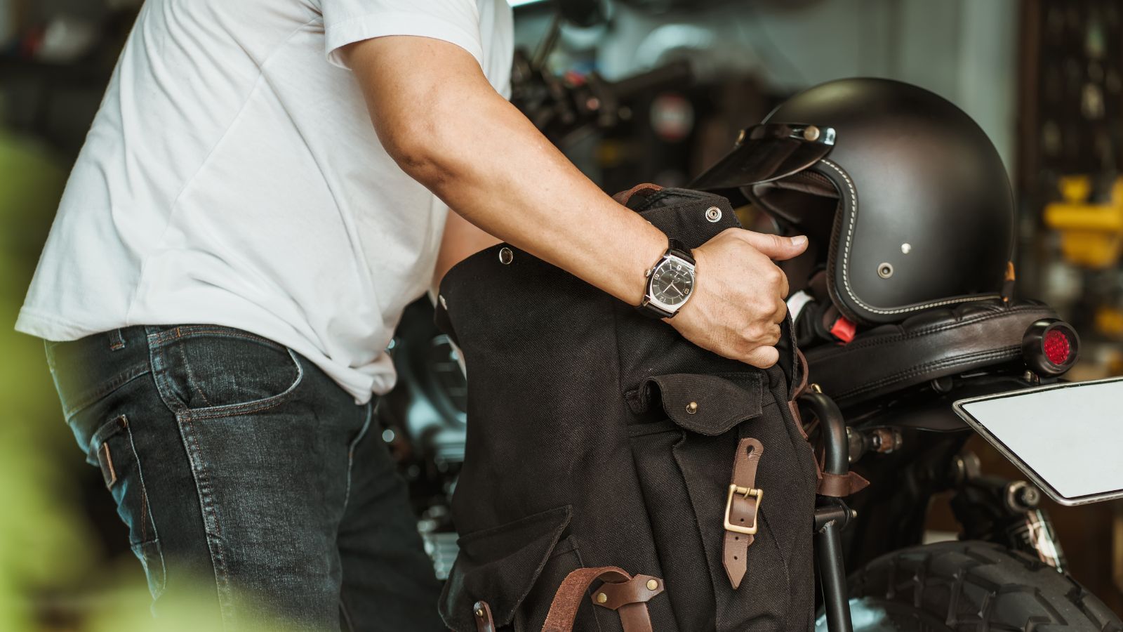 rider install a motorcycle saddlebag or side bag
