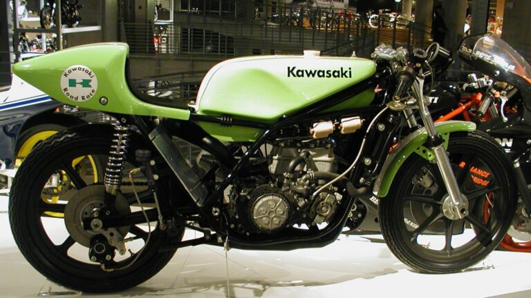 1976 Kawasaki KR250 01