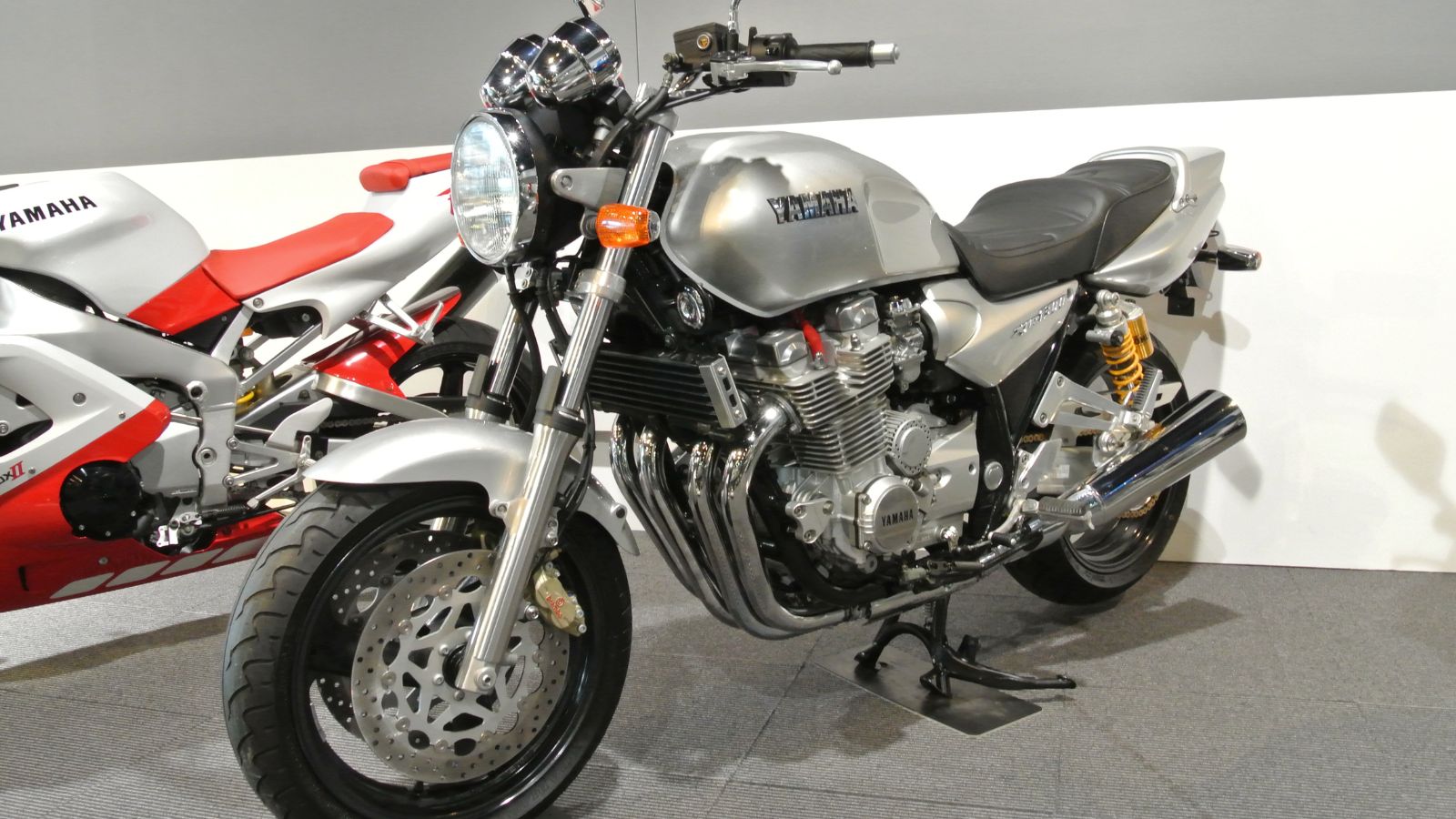 1998 Yamaha XJR1300