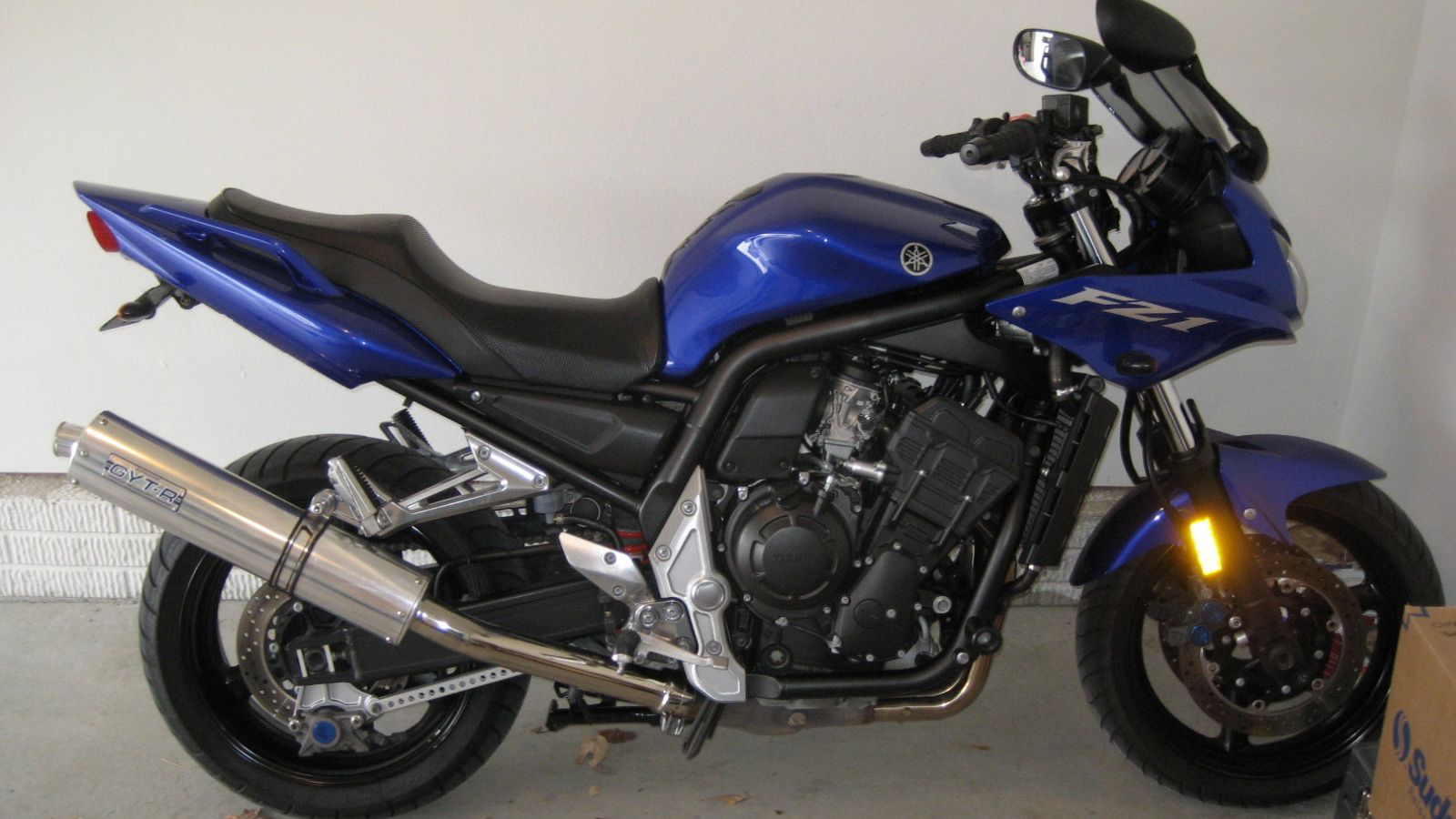 2004 Yamaha FZ1