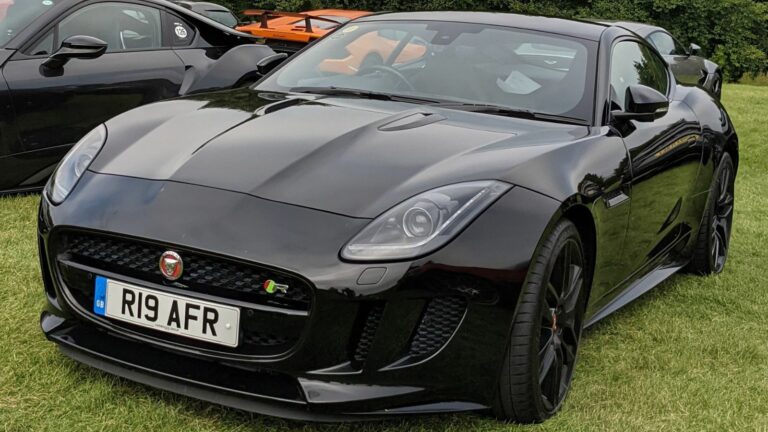 2015 Jaguar F-Type R Auto