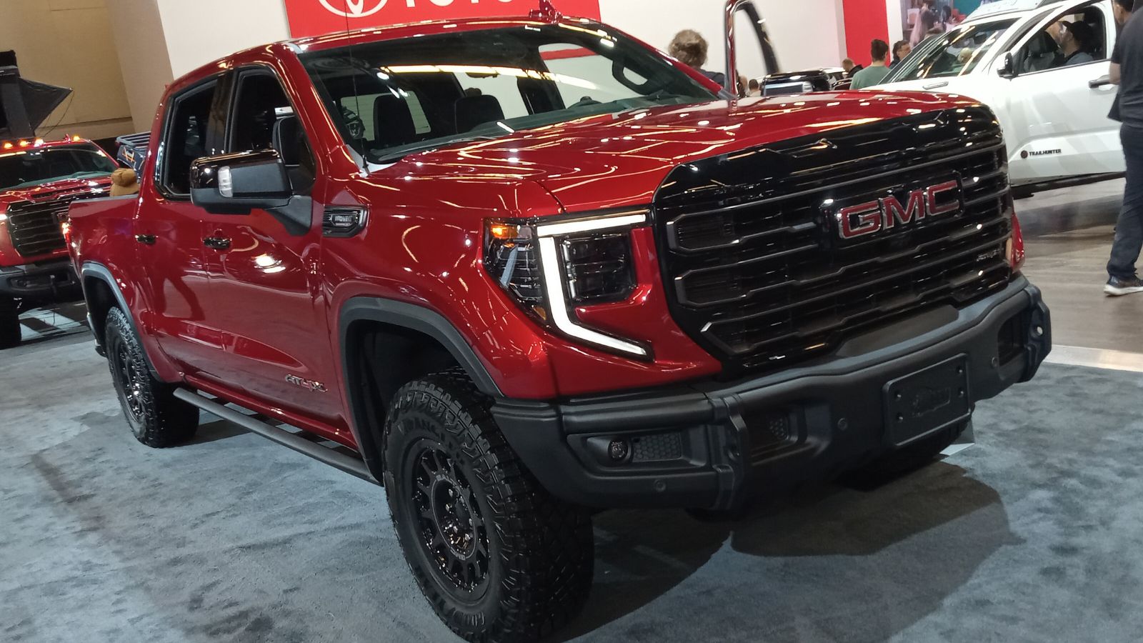 2025 GMC Sierra AT4X