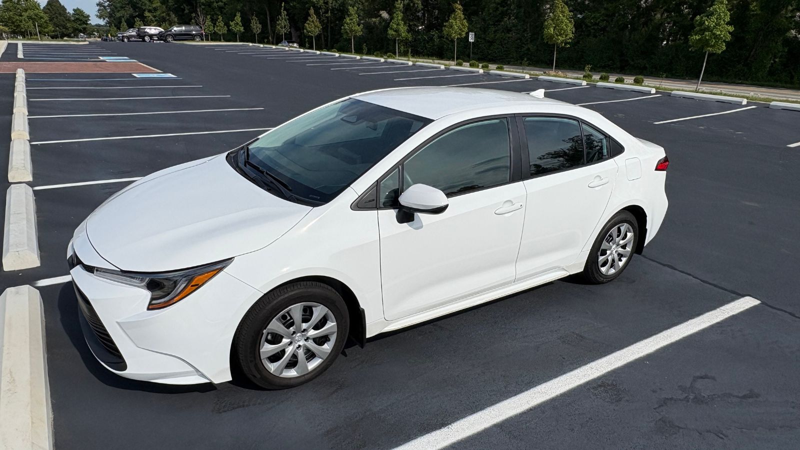2025 Toyota Corolla LE ice cap