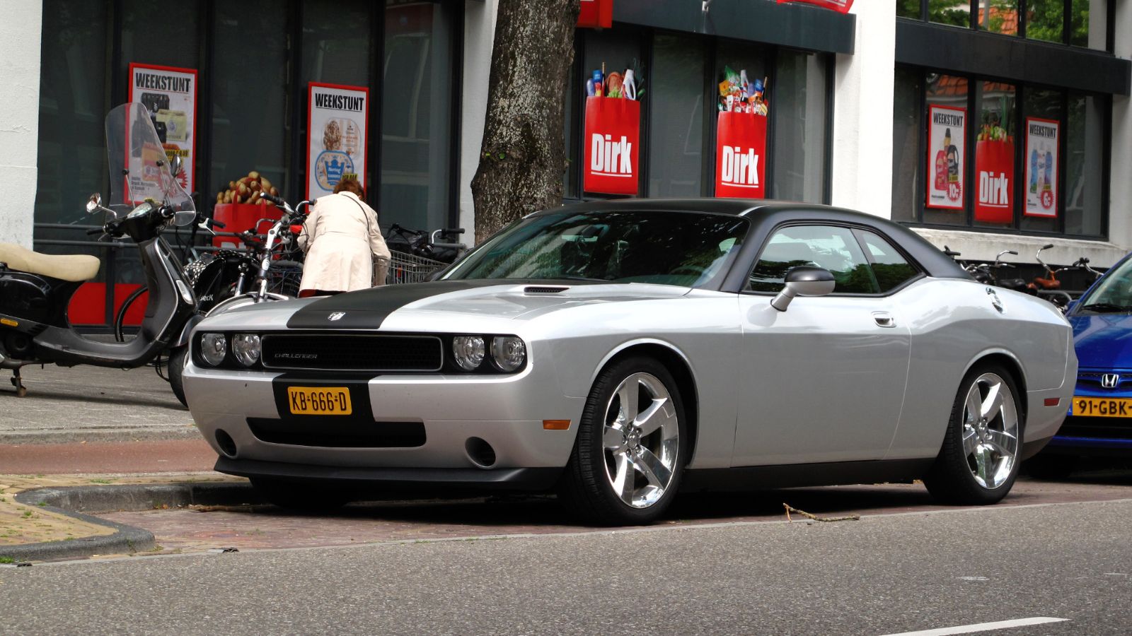Dodge Challenger V6